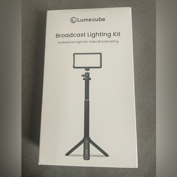 Lumecube broadcast lighting kit